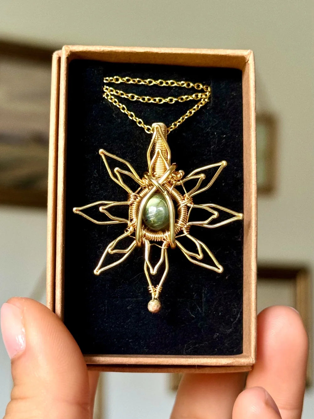 Labradorite shooting star