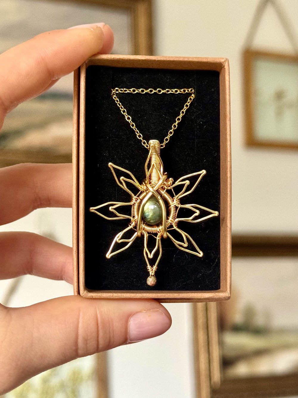 Labradorite shooting star