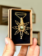 Labradorite shooting star