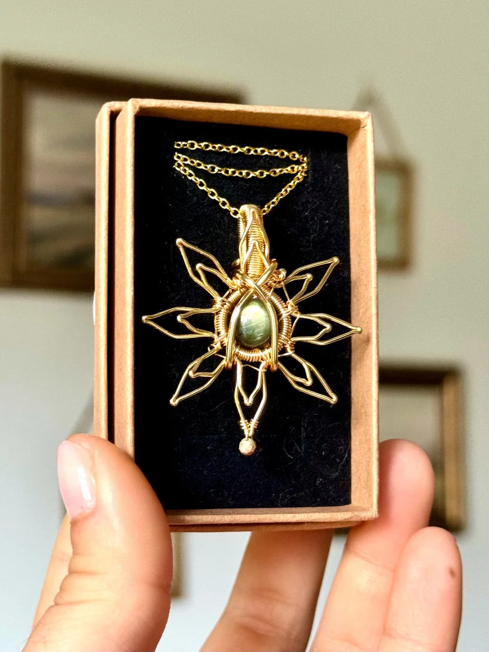 Labradorite shooting star